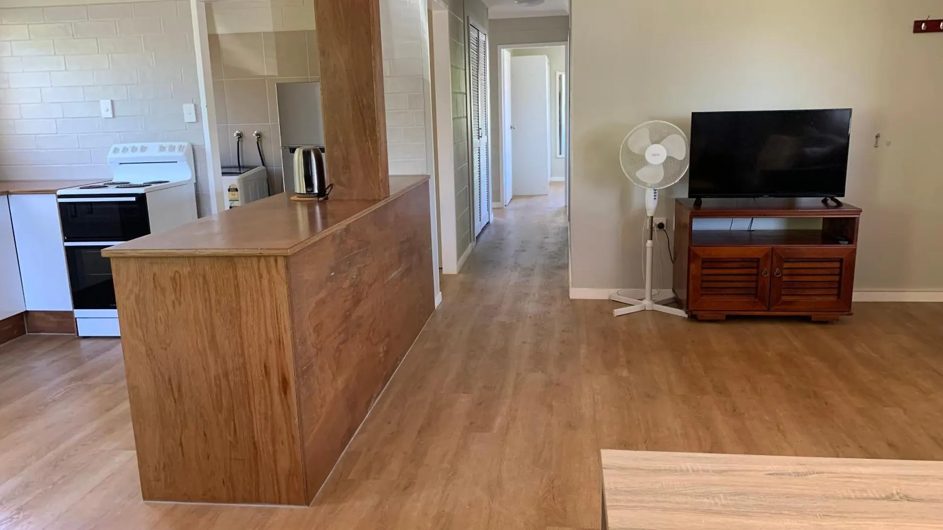 Central, Tidy And Private 3 Bedroom Atherton Holiday home